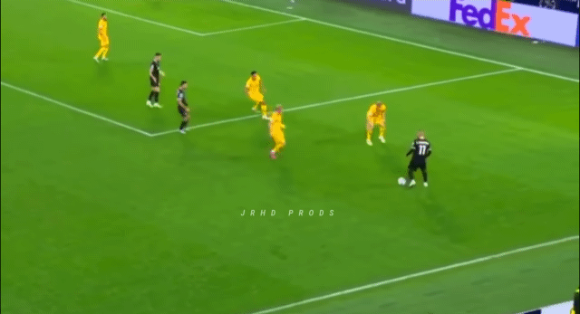 릴에서-왕놀이하던-코소보-메시-근황.gif-3-이미지