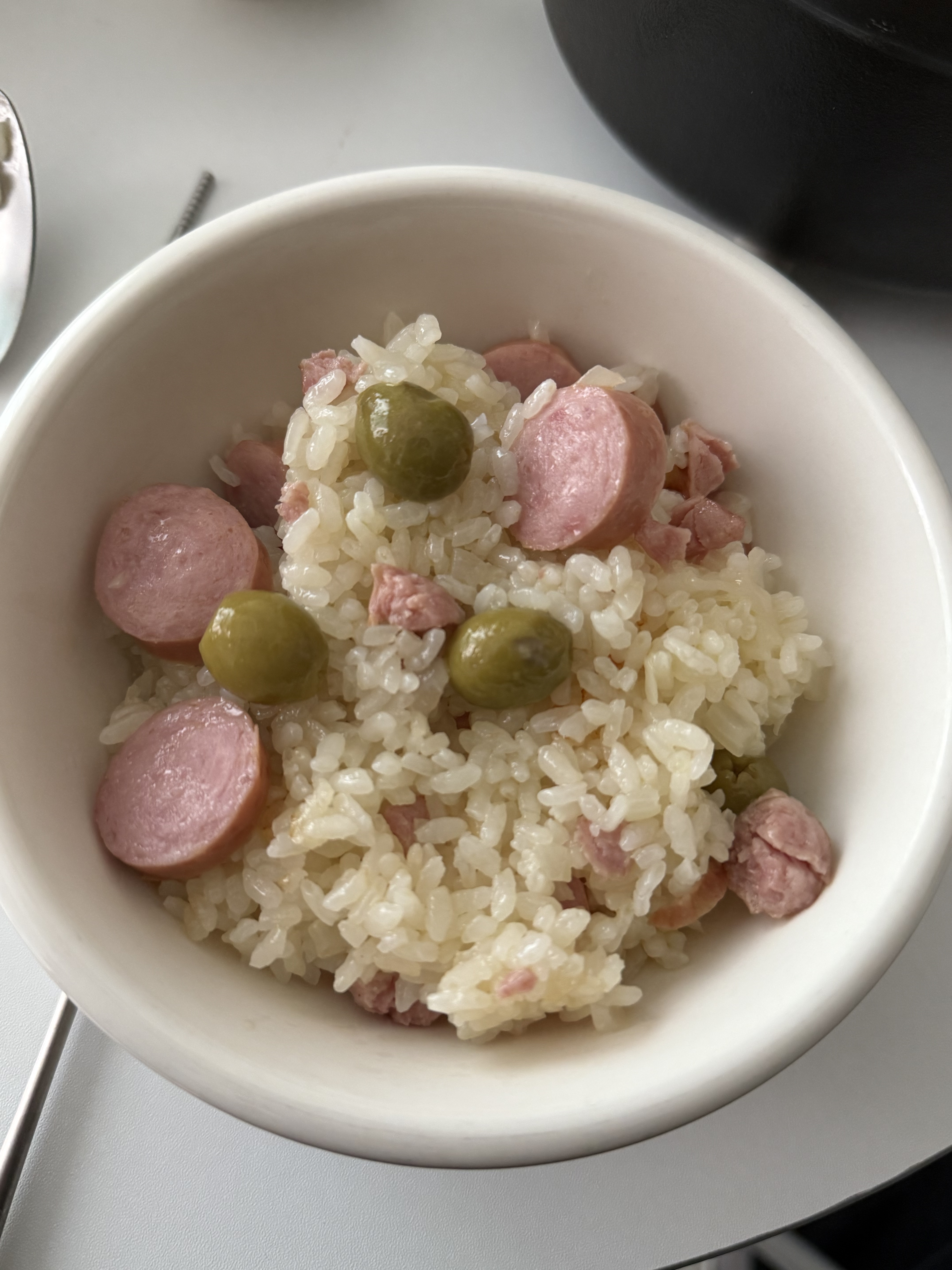 올만에-소시지올리브솥밥-1-이미지