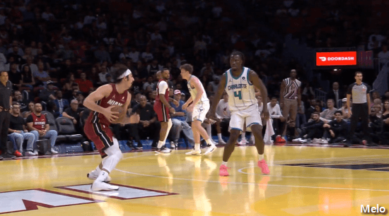 하이메-하케즈-주니어-앵클-브레이킹-+-덩크-ㄷㄷㄷ.gif-2-이미지