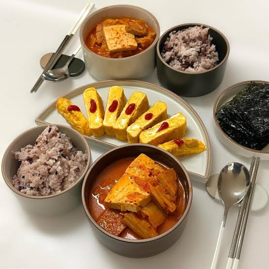 기본-햇반-210g짜리-1개로-나는-배가-찬다-안-찬다-1-이미지