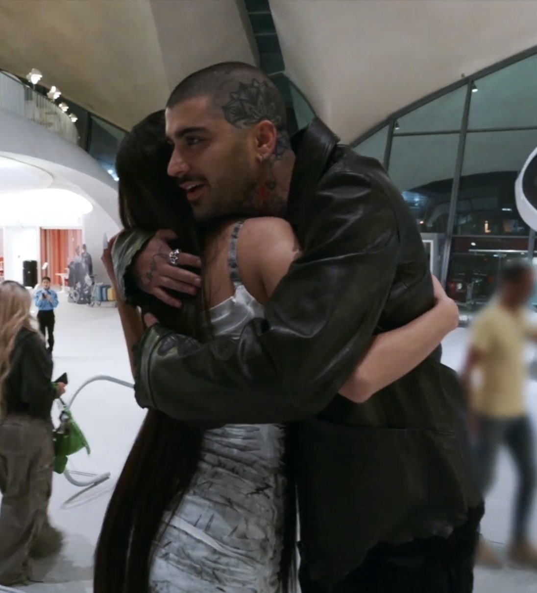 짹에서-반응-좋은-블핑-지수-&-제인-말리크-투샷들.JPG-8-이미지