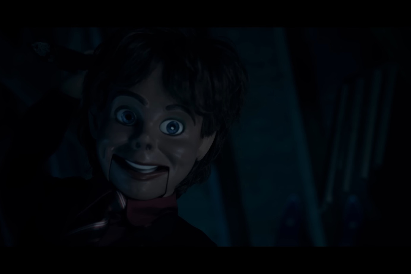 이사왔는데-다락방에-있던-인형이-자꾸-죽이려해요...gif-21-이미지