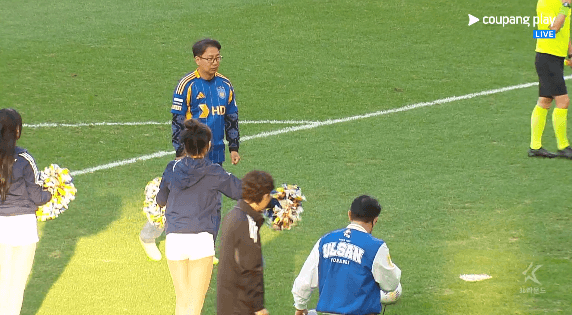 [울산-vs-수원FC]-심현섭-시축-어이구-ㅋㅋㅋㅋㅋㅋㅋ.gif-0-이미지