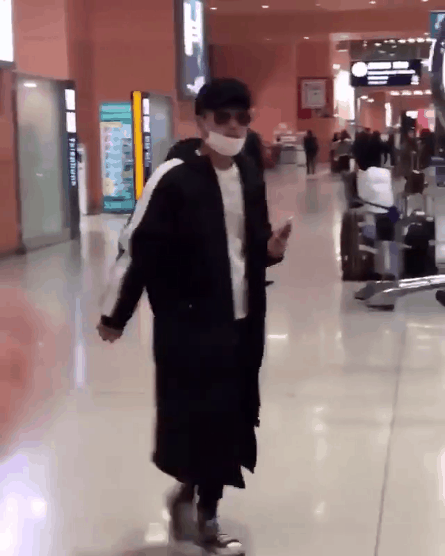 공항에서-빅뱅인척-하는-일반인.gif-2-이미지