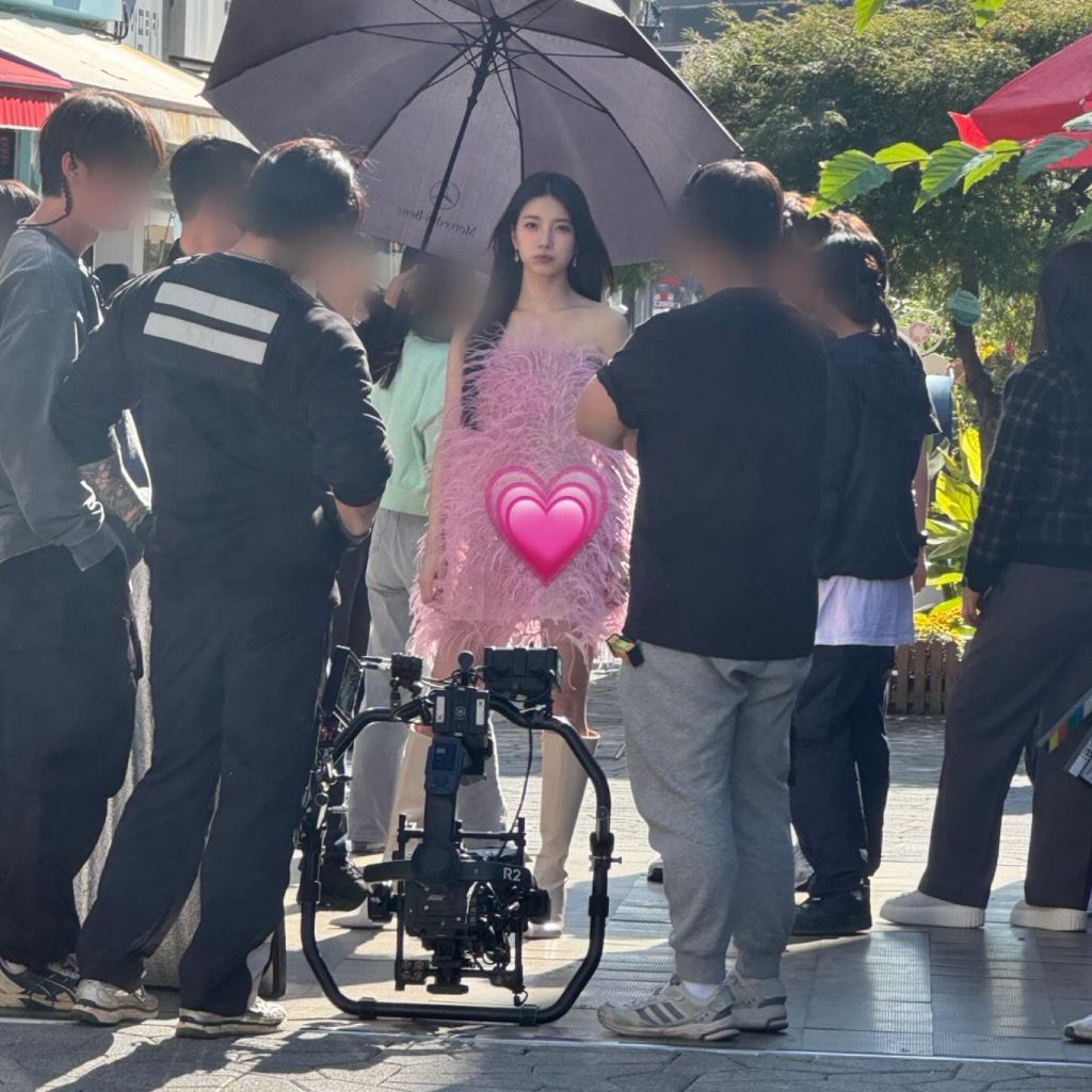 멀리서-봐도-연예인인-수지-직찍-ㄷㄷ.jpg-1-이미지