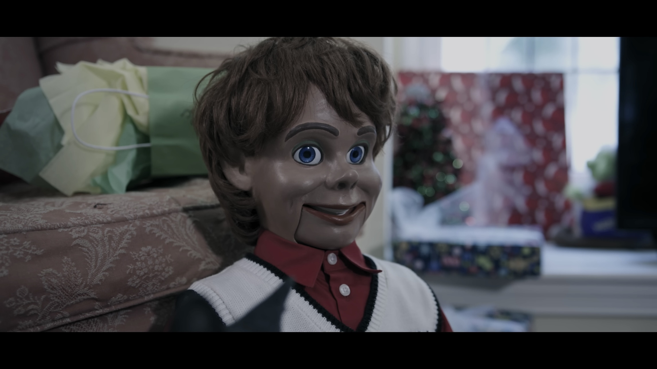 이사왔는데-다락방에-있던-인형이-자꾸-죽이려해요...gif-25-이미지