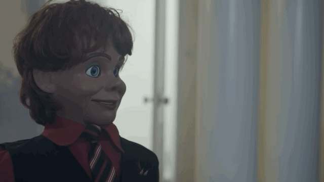 이사왔는데-다락방에-있던-인형이-자꾸-죽이려해요...gif-17-이미지