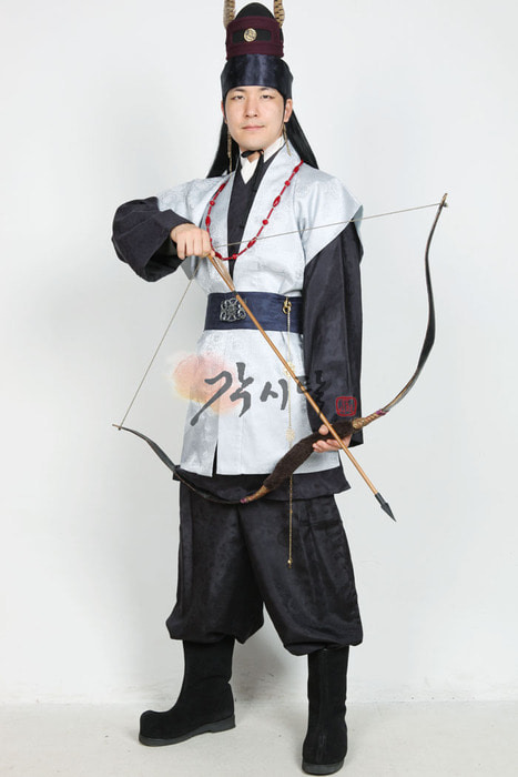 가야-말-갑옷-VS-신라-화살촉-1-이미지