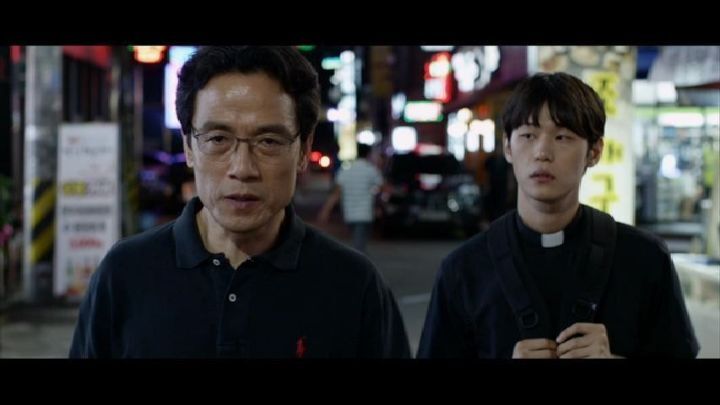 설정이-더-파격적이였던-영화-＜검은사제들＞의-원작-＜12번째-보조사제＞-1-이미지