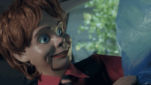 이사왔는데-다락방에-있던-인형이-자꾸-죽이려해요...gif-12-이미지