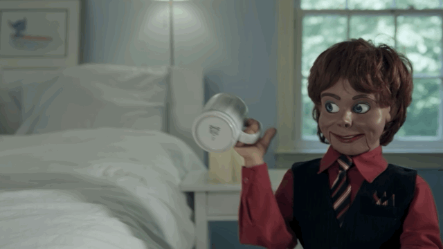 이사왔는데-다락방에-있던-인형이-자꾸-죽이려해요...gif-13-이미지