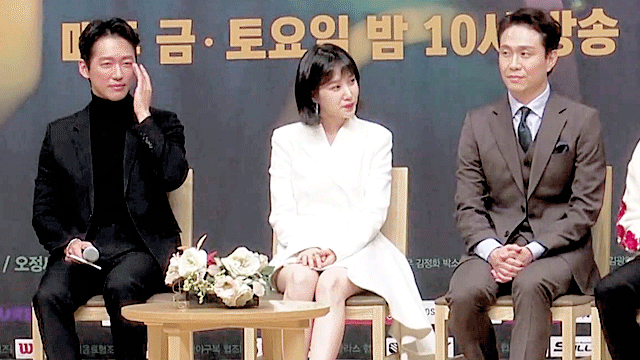 아역-출신-배우들이-동료-배우들한테-대선배님-대우를-받을-때.gif-(데이터-주의)-1-이미지