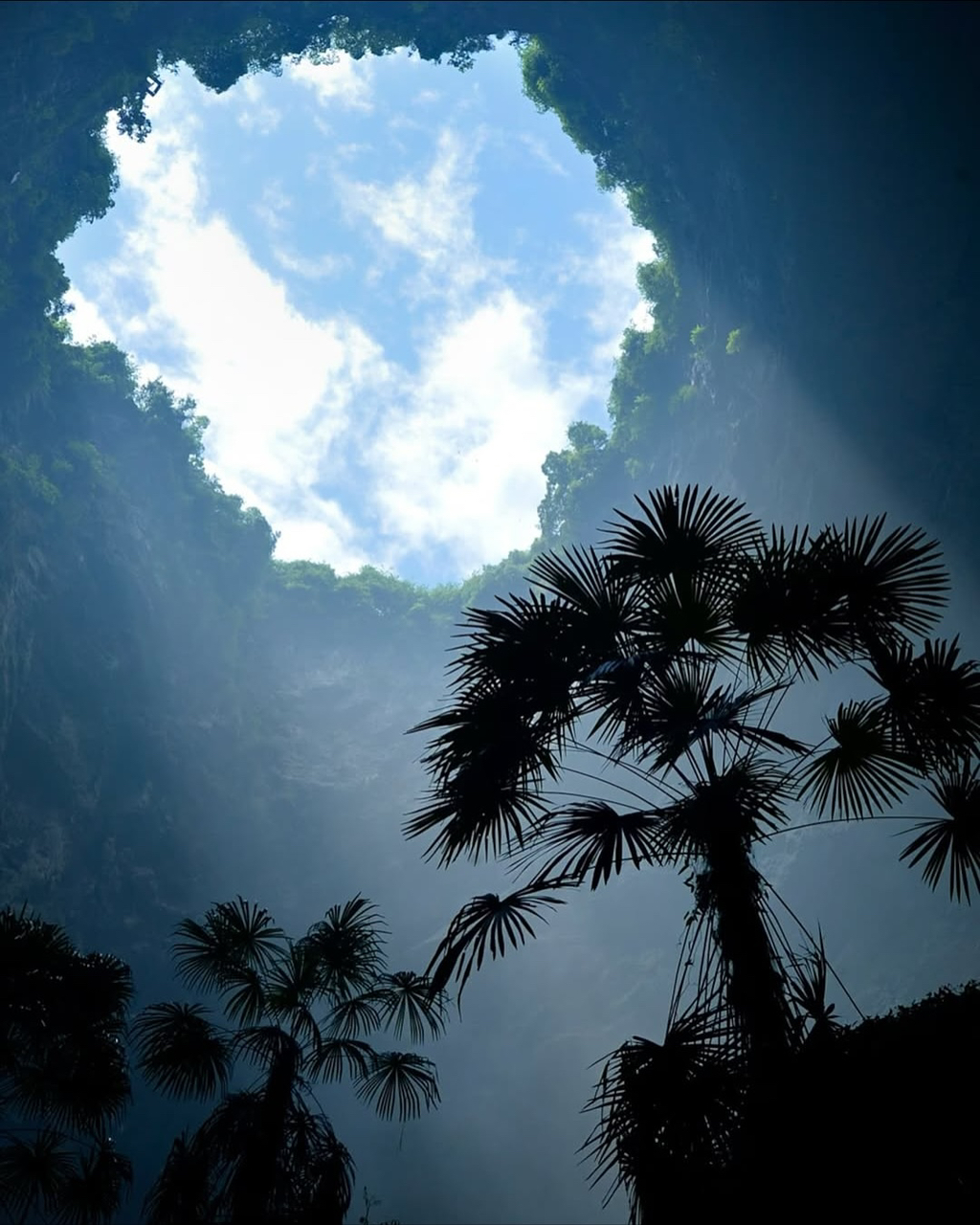 중국-씽크홀-원시림-3-이미지
