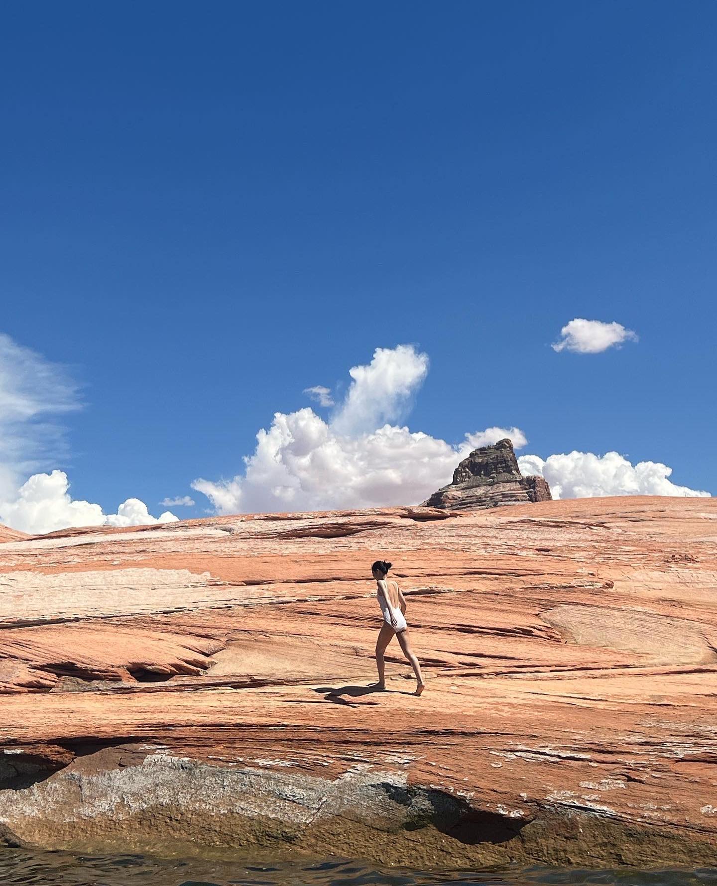 끝내주는-휴가-보내고-온듯한-블랙핑크-제니-37-이미지