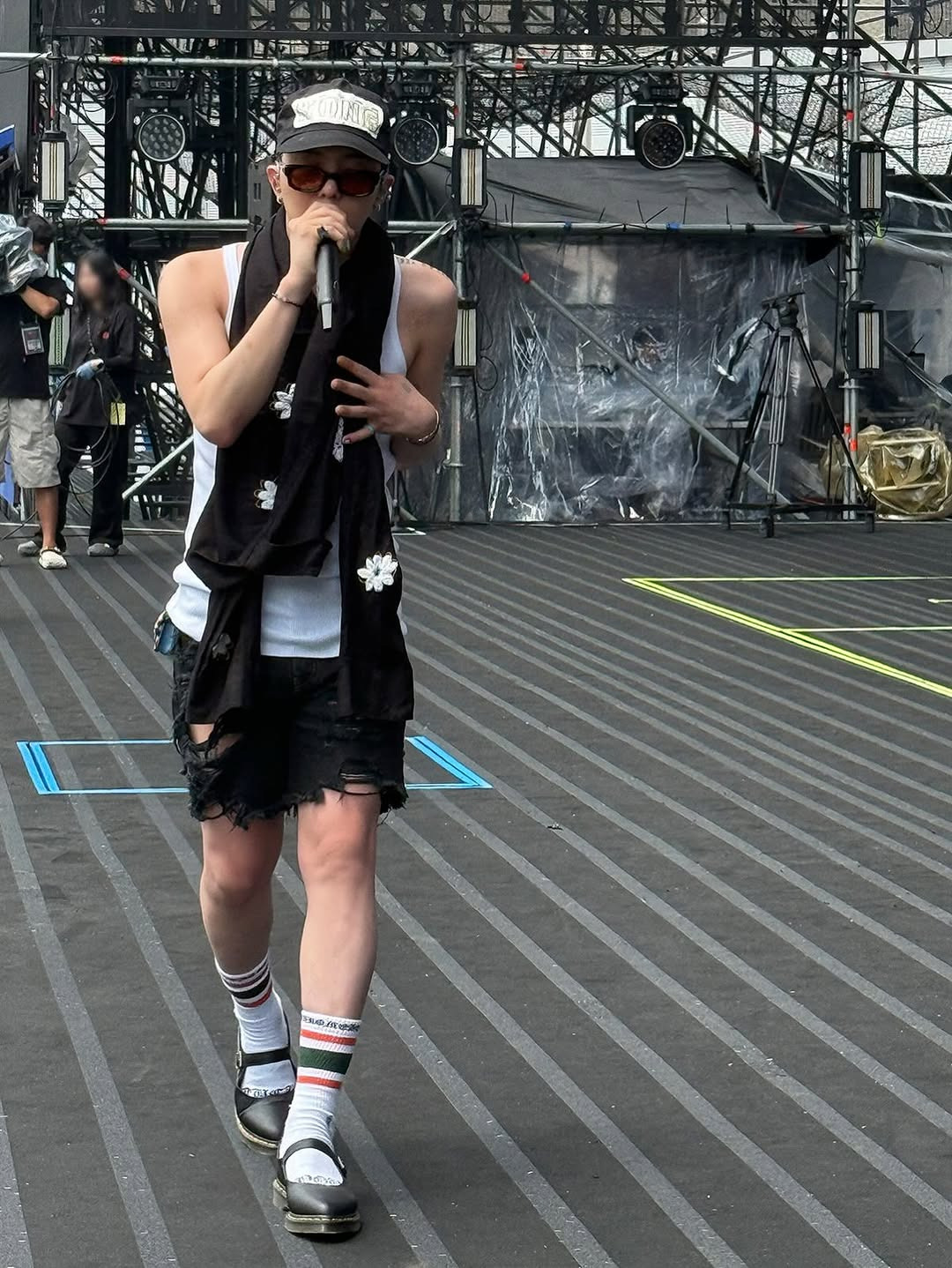 다시-예전처럼-다양하게-스타일링해서-입기-시작해-팬들한테-반응좋은-지드래곤-사복-근황.jpg-23-이미지