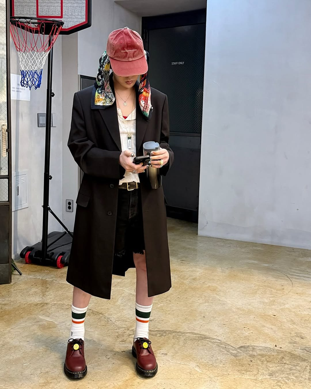 다시-예전처럼-다양하게-스타일링해서-입기-시작해-팬들한테-반응좋은-지드래곤-사복-근황.jpg-25-이미지