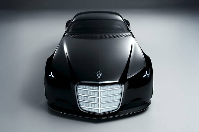 AI와-태양광으로-운행되는-신형-벤츠-공개-0-이미지