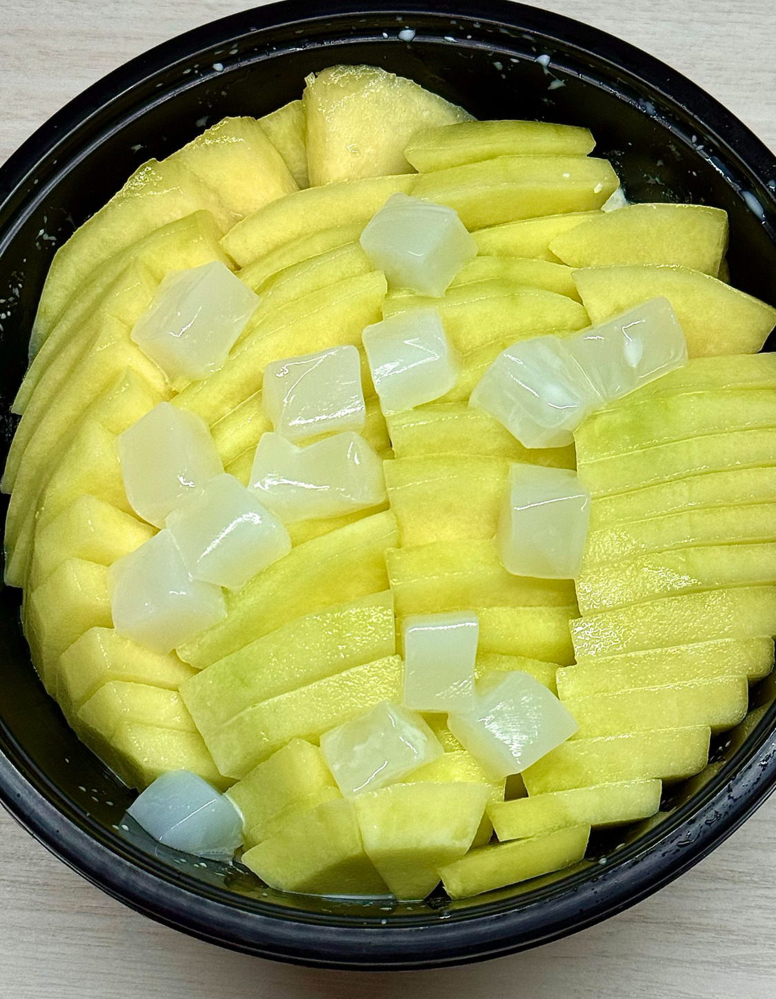 메론빙수를-시켰는데-마라탕통에-한가득옴-0-이미지