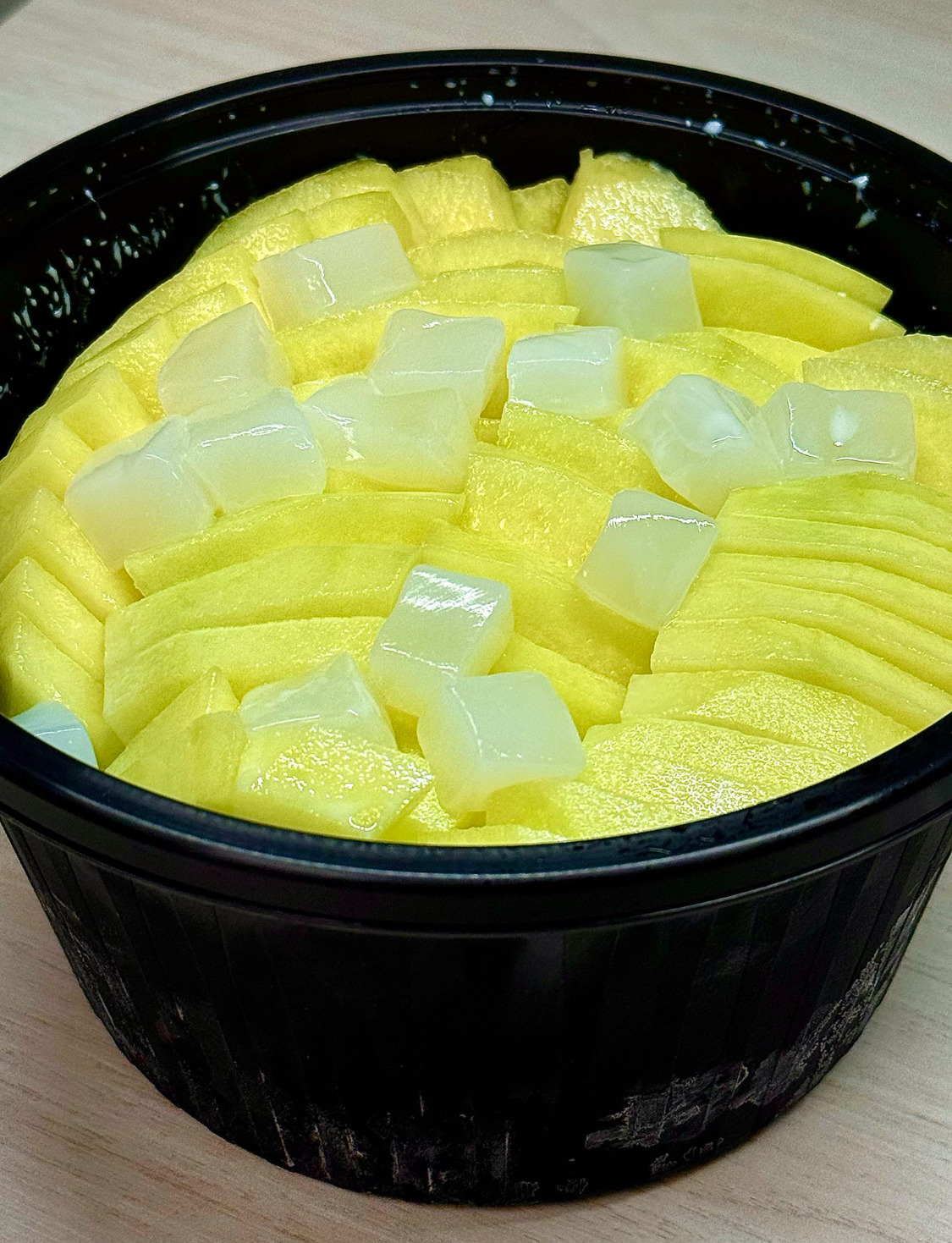 메론빙수를-시켰는데-마라탕통에-한가득옴-1-이미지