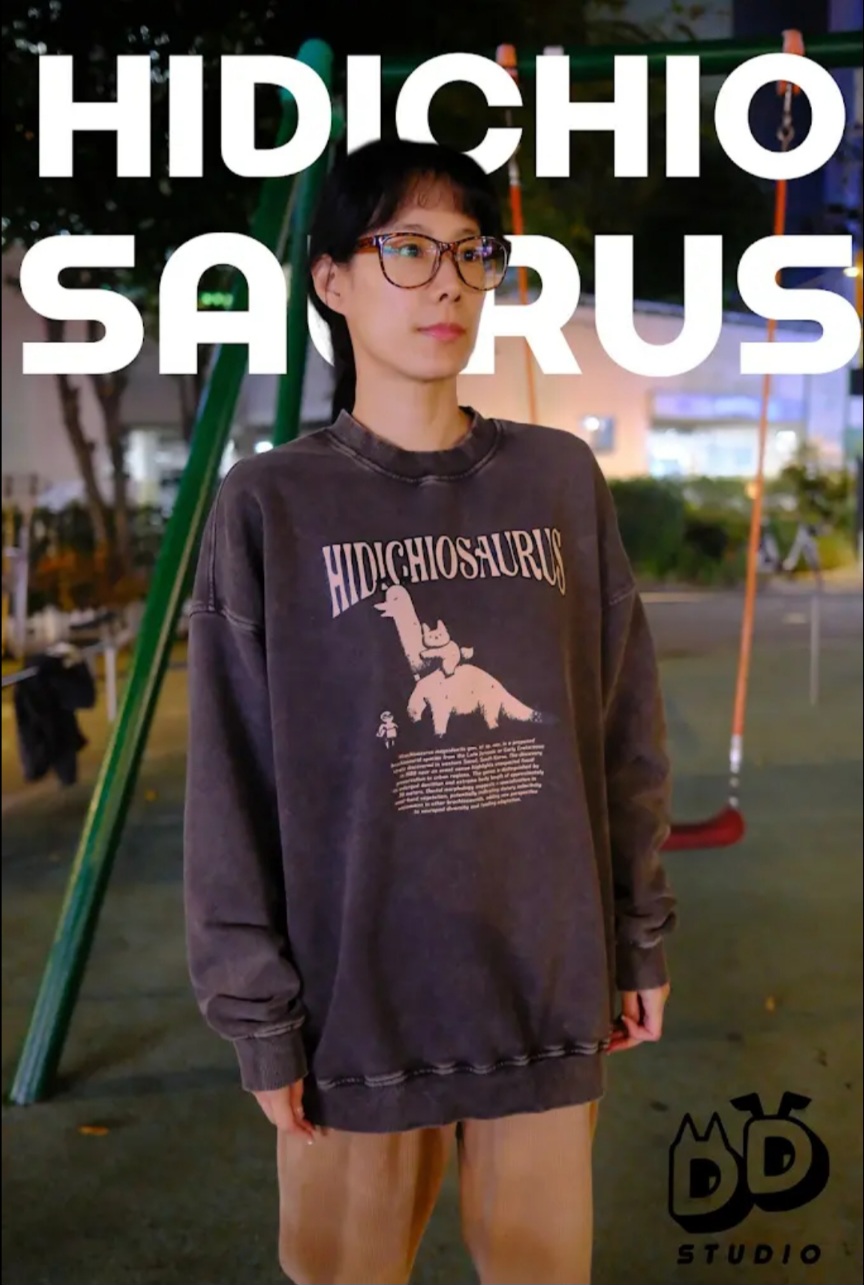 제작자가-직접-모델로-활동하는-굿즈샵-0-이미지