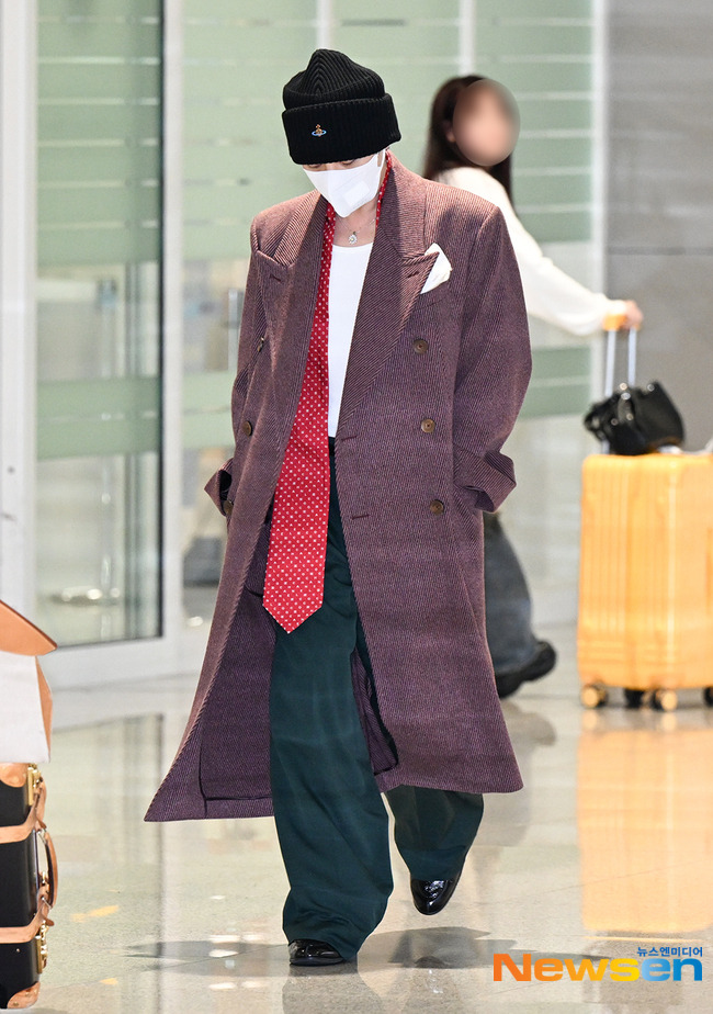 다시-예전처럼-다양하게-스타일링해서-입기-시작해-팬들한테-반응좋은-지드래곤-사복-근황.jpg-40-이미지