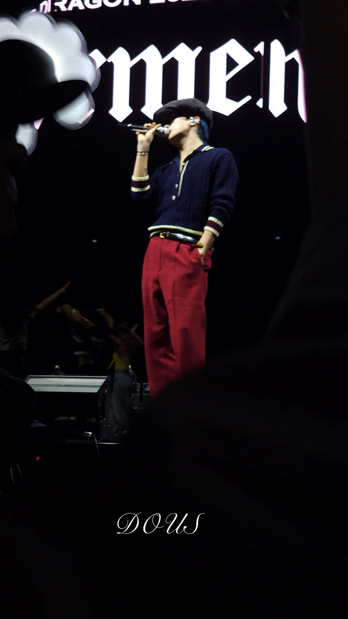 다시-예전처럼-다양하게-스타일링해서-입기-시작해-팬들한테-반응좋은-지드래곤-사복-근황.jpg-9-이미지