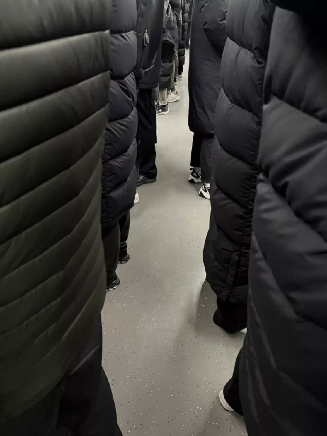 이제-곧-있으면-지하철-세차장의-계절이-온다-1-이미지