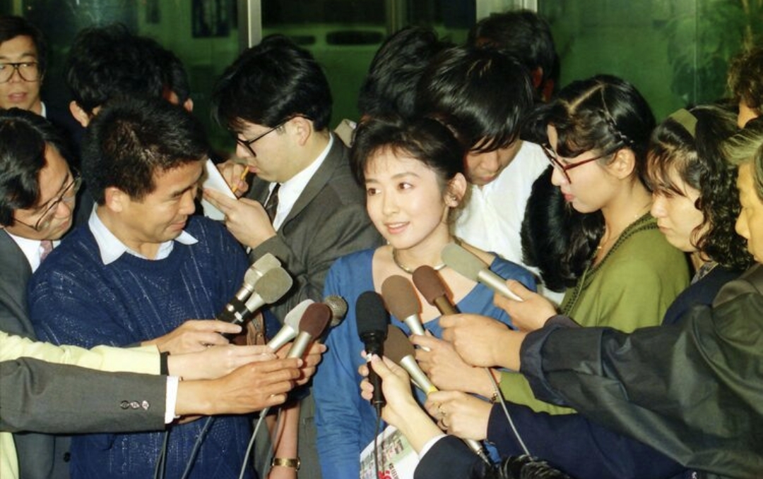 만나는-남자마다-유부남이어서-이미지가-추락했던-일본-여자연예인-12-이미지