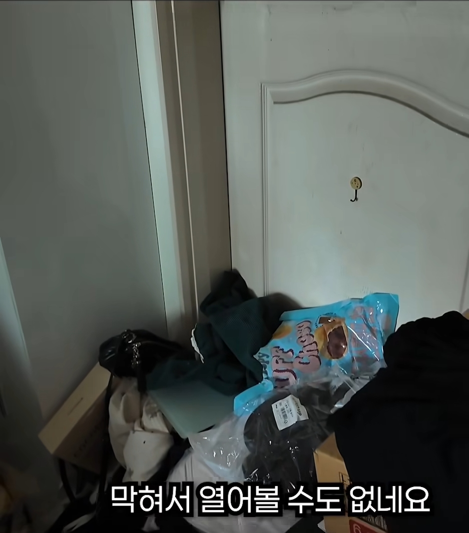 사람-12명이-1박-2일동안-사다리차-9시간-쓰면서-쓰레기-12톤-넘게-뺐는데-4-이미지