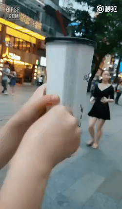 대륙의-메가사이즈-커피.gif-1-이미지