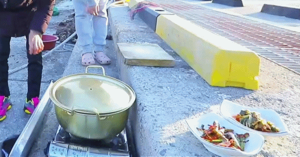 오늘도-아침식사는-라면으로-떼우시는-할머니들.....-0-이미지