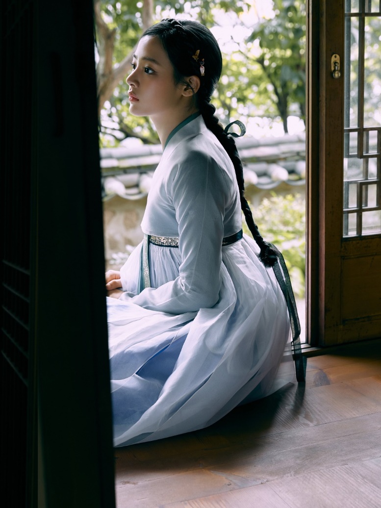 뉴진스-민지가-댕기를-맨-방식-0-이미지