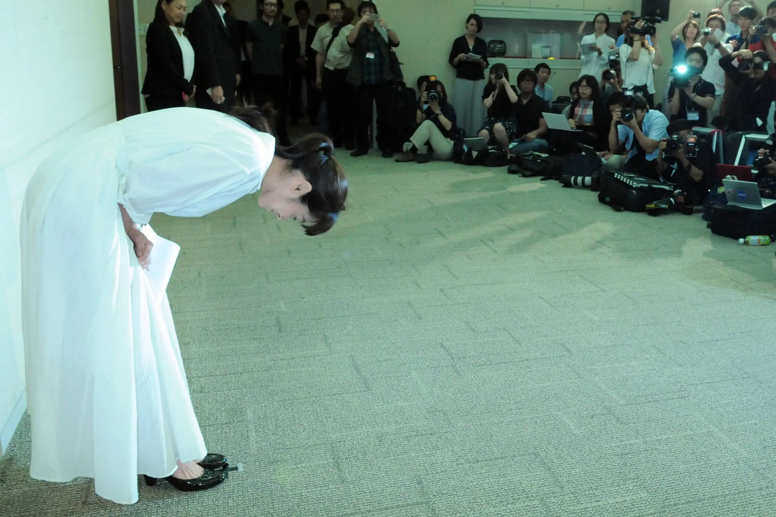만나는-남자마다-유부남이어서-이미지가-추락했던-일본-여자연예인-33-이미지