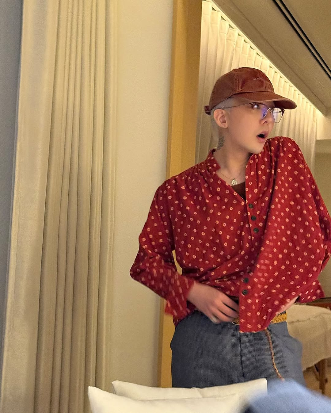 다시-예전처럼-다양하게-스타일링해서-입기-시작해-팬들한테-반응좋은-지드래곤-사복-근황.jpg-36-이미지