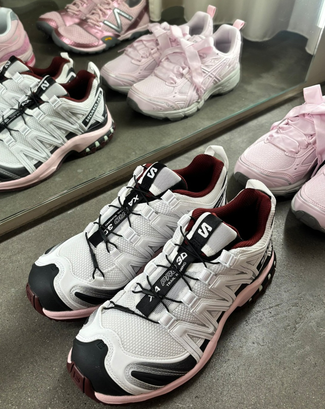 올-가을-트렌드라는-핑크-운동화-스타일-0-이미지