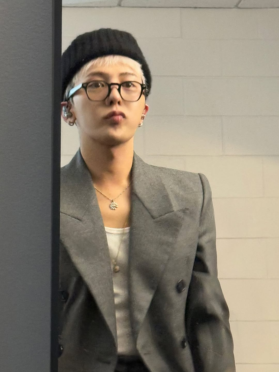 다시-예전처럼-다양하게-스타일링해서-입기-시작해-팬들한테-반응좋은-지드래곤-사복-근황.jpg-33-이미지