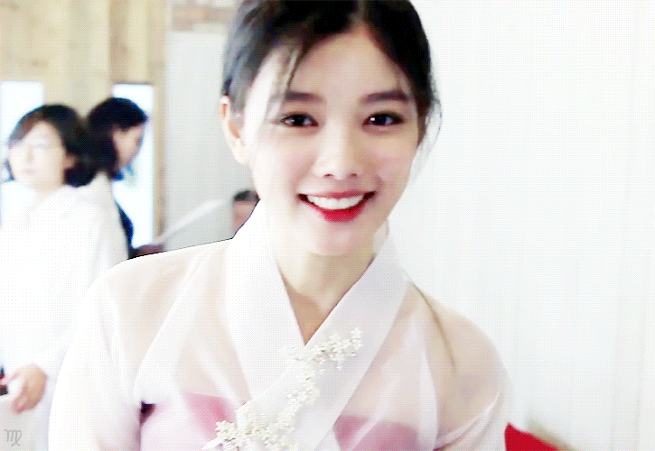 애기때부터-전국민이-성장과정을-지켜봐온-연예인.jpgif-26-이미지