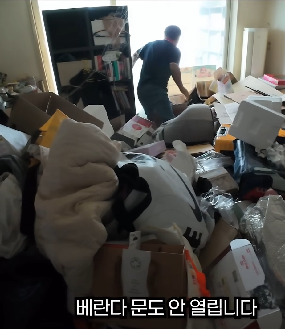 사람-12명이-1박-2일동안-사다리차-9시간-쓰면서-쓰레기-12톤-넘게-뺐는데-5-이미지