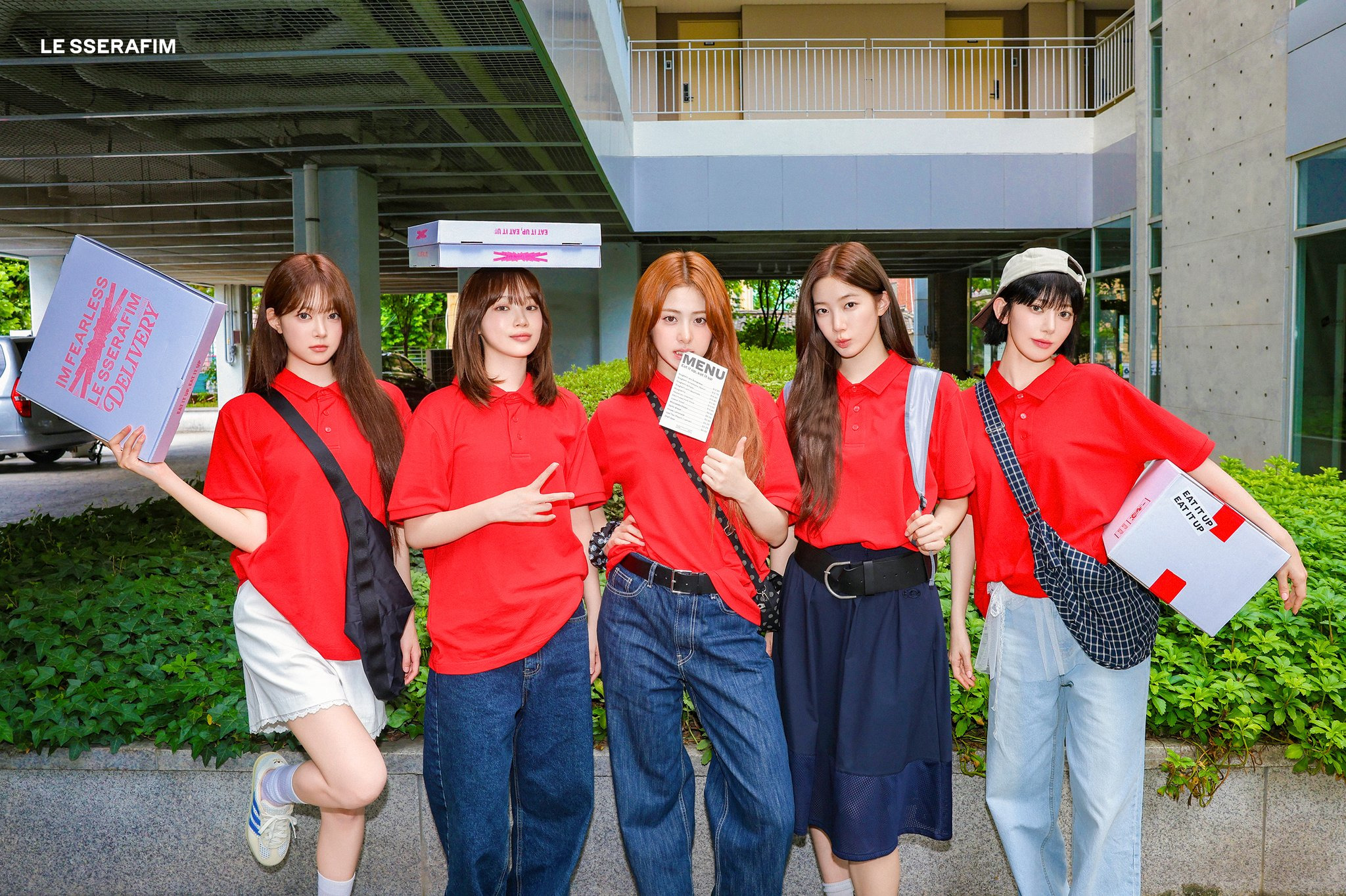 “한국팬들-선택이-옳았다”-소리-나오는-르세라핌-스파게티-막방-의상📦🛵-13-이미지