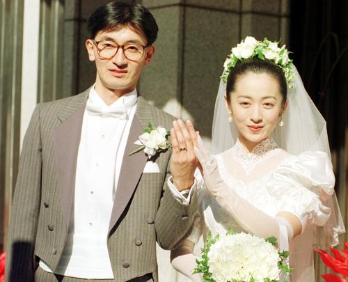 만나는-남자마다-유부남이어서-이미지가-추락했던-일본-여자연예인-27-이미지