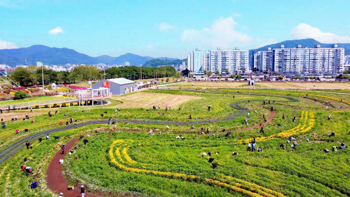 좋은-일을-해서-축복-받은-듯한-도시.jpg-24-이미지