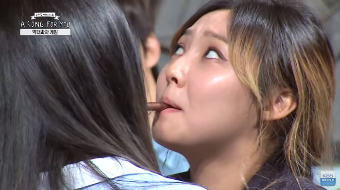 빼빼로-게임을-대하는-두-걸그룹의-차이-2-이미지