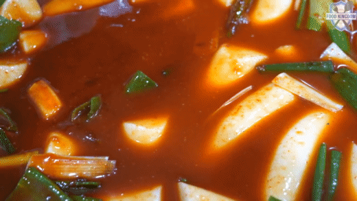 바로-뽑아-만든-가래떡-떡볶이.gif-1-이미지