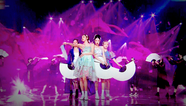 오마이걸-승희-피셜-지호가-대기실에서도-끼를-끼를-엄청-부렸던-무대...gif-6-이미지