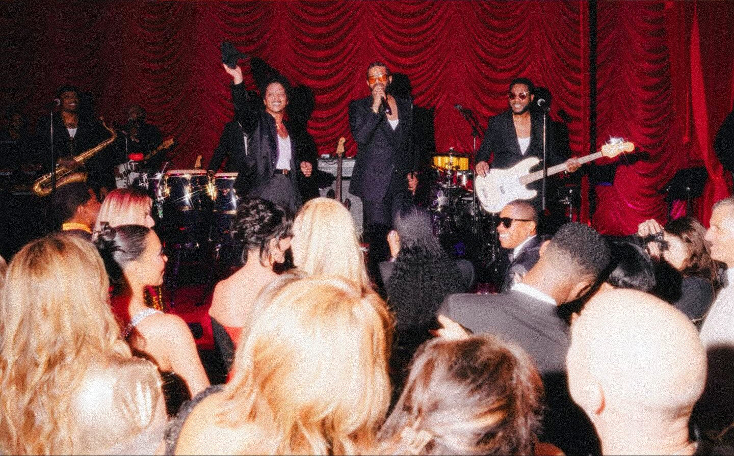 LA-셀럽들-다-모인-크리스-제너-70번째-생일파티-14-이미지