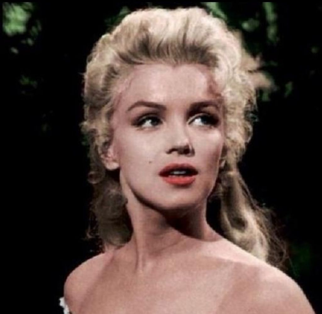 대부분은-생소하다는-긴머리-마릴린-먼로-1-이미지