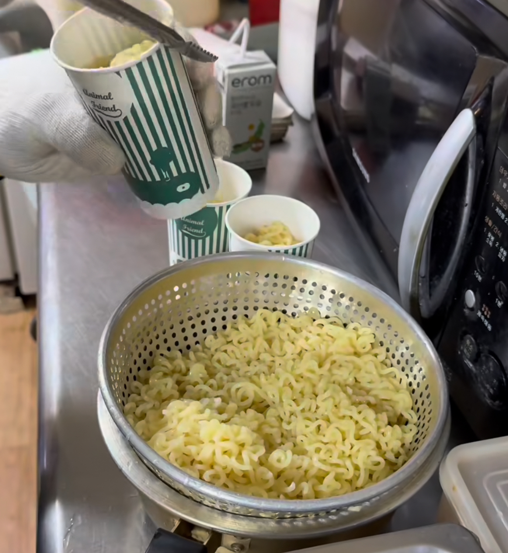 울산-사람들만-안다는-특이한-라면-요리-1-이미지