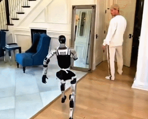 $80K-로봇-가정부-0-이미지