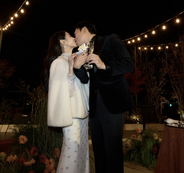 '나솔'-22기-옥순♥경수,-결혼식-사진-대방출…-화보-뺨치는-웨딩-사진에-"영혼-갈아-넣어"-10-이미지