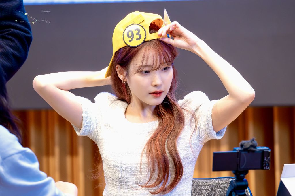 아이유-팬사인회-사진-6-이미지